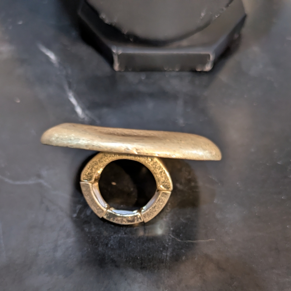 Oversized Gold Statement Ring - Picture 3 of 3